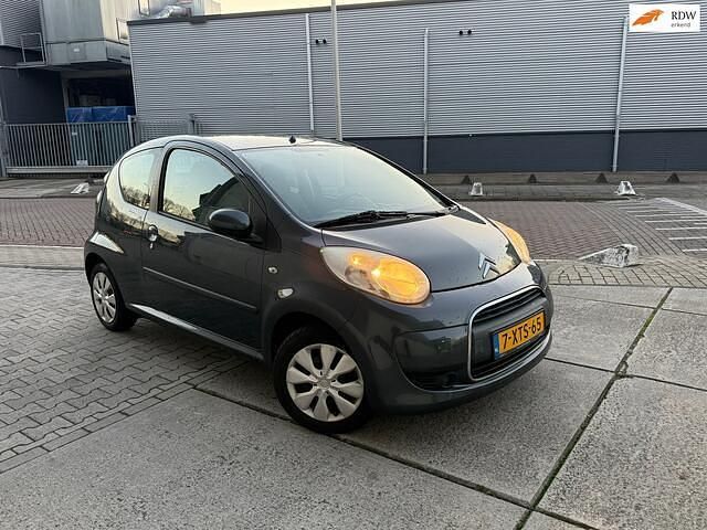 Grijs (metallic) Occasion 2011 Citroën C1 Hatchback | € 1.950 (Eerlijke prijs) - Afbeelding 1/4
