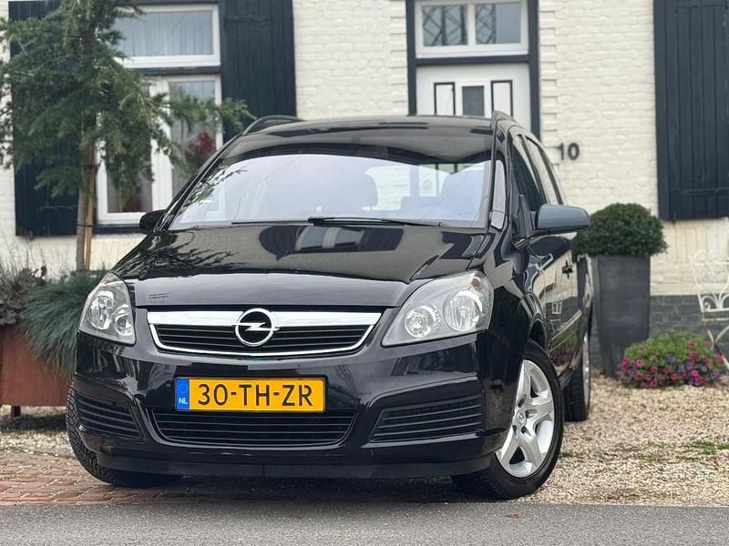 Zwart Gebruikt 2006 Opel Zafira Enjoy MPV | € 3.695 (Duur) - Afbeelding 1/4