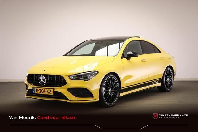Geel Gebruikt 2022 Mercedes CLA180 AMG line Sedan | € 36.800 (Eerlijke prijs) - Afbeelding 1/4