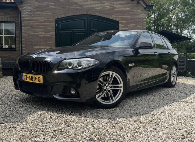 Zwart Gebruikt 2016 BMW 520 Executive Stationwagen | € 23.950 (Duur) - Afbeelding 1/4