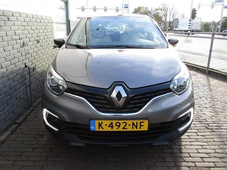 Occasion Renault Captur LIMITED 90 PK (66 kW) 2018 Grijs (metallic) SUV