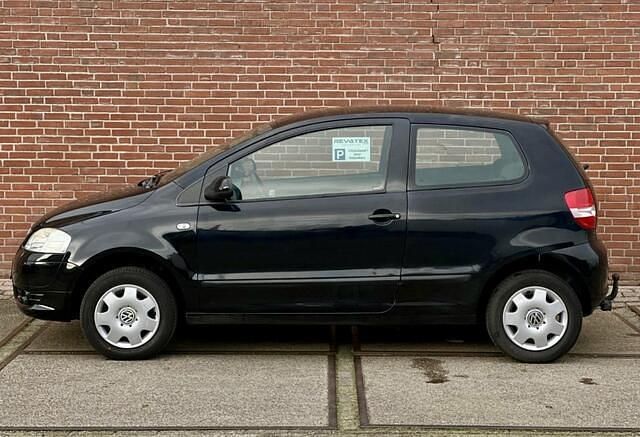 Occasion VW Fox Trendline 75 PK (55 kW) 2006 Zwart, metallic lak Hatchback