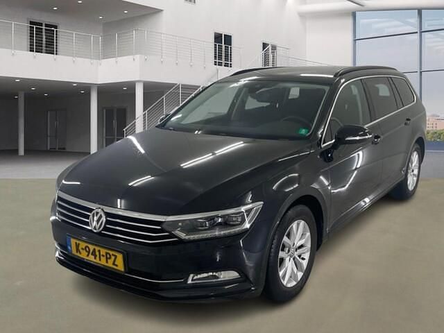 Zwart Occasion 2017 VW Passat Highline Stationwagen | € 12.499 (Super prijs) - Afbeelding 1/4