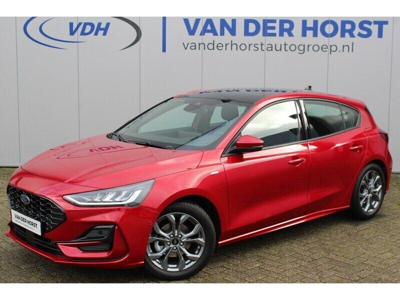 Rood Gebruikt 2023 Ford Focus ST-Line Hatchback | € 27.480 (Duur) - Afbeelding 1/3