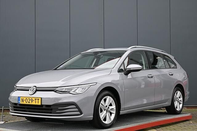 Occasion VW Golf VIII Life 112 PK (82 kW) 2022 Grijs Stationwagen