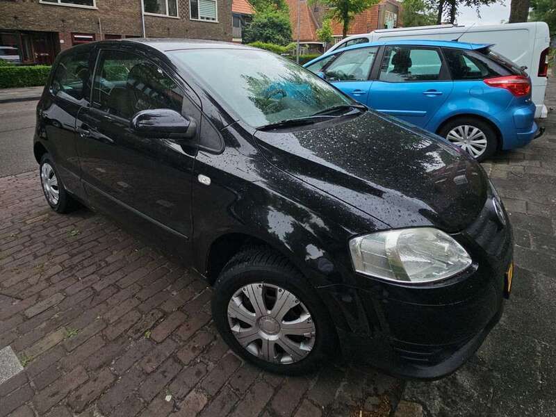 Zwart Gebruikt 2006 VW Fox Trendline Hatchback | € 1.250 (Goede deal) - Afbeelding 1/4