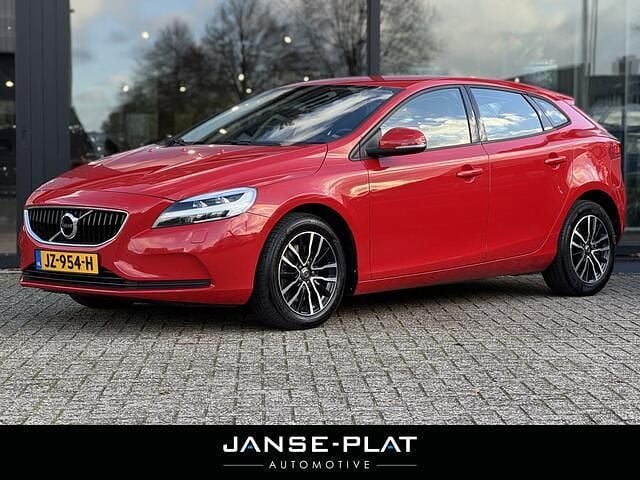 Rood Gebruikt 2016 Volvo V40 Stationwagen | € 13.950 (Goede deal) - Afbeelding 1/4