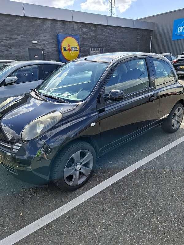 Zwart Gebruikt 2005 Nissan Micra Hatchback | € 1.000 (Goede deal) - Afbeelding 1/4