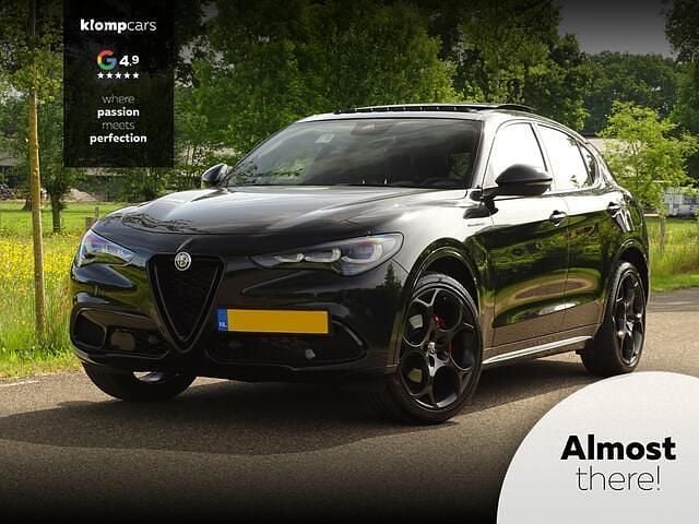 Zwart Gebruikt 2023 Alfa Romeo Stelvio Competizione SUV | € 61.750 (Duur) - Afbeelding 1/4