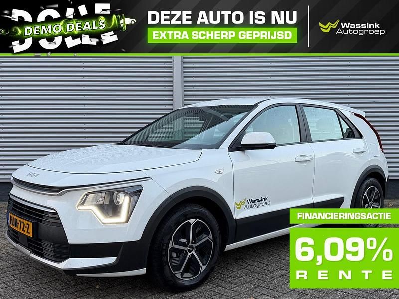 Wit Occasion 2025 Kia Niro Comfort SUV | € 29.745 (Super prijs) - Afbeelding 1/3