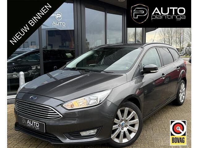 Grijs Gebruikt 2016 Ford Focus Titanium Stationwagen | € 7.445 (Eerlijke prijs) - Afbeelding 1/4
