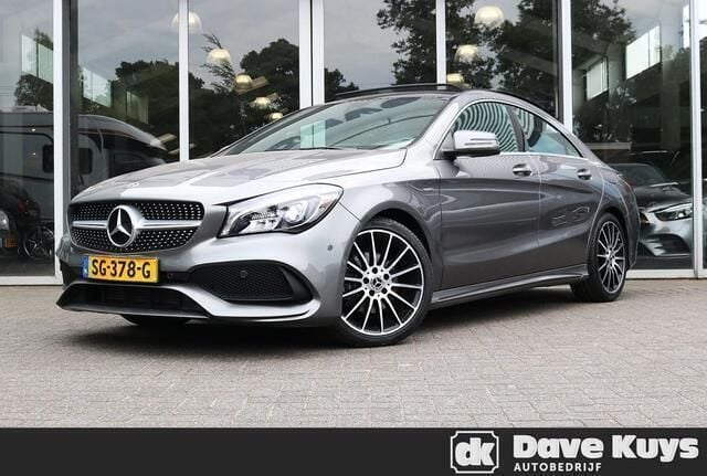 Grijs Gebruikt 2018 Mercedes CLA180 AMG Sedan | € 23.950 (Eerlijke prijs) - Afbeelding 1/4