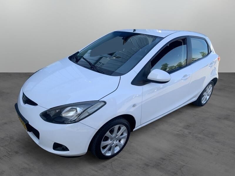 Wit Gebruikt 2009 Mazda 2 Exclusive Hatchback | € 4.500 (Duur) - Afbeelding 1/4