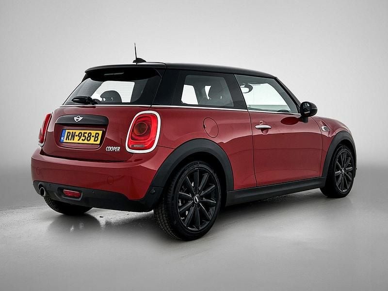 Occasion Mini Cooper Business 136 PK (100 kW) 2018 Rood Hatchback
