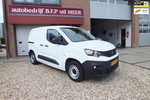 Wit Gebruikt 2020 Peugeot Partner Premium MPV | € 6.250 (Super prijs) - Afbeelding 1/4
