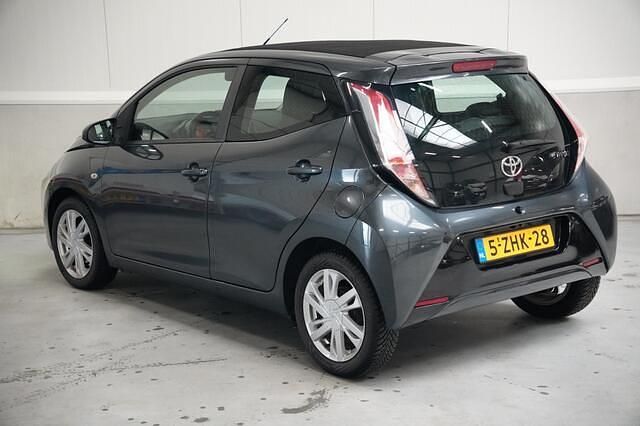 Occasion Toyota Aygo X-wave 69 PK (50 kW) 2015 Grijs Hatchback