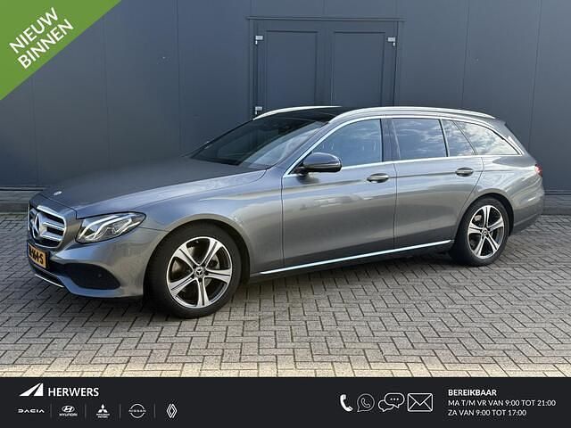 Grijs Gebruikt 2018 Mercedes E250 Business Stationwagen | € 27.785 (Eerlijke prijs) - Afbeelding 1/4