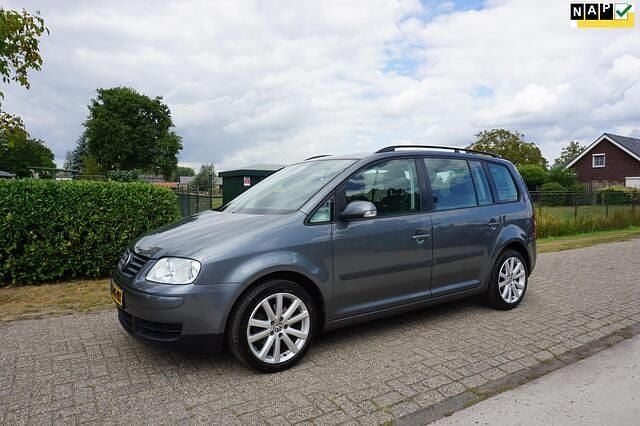 Grijs Gebruikt 2004 VW Touran MPV | € 950 (Goede deal) - Afbeelding 1/4