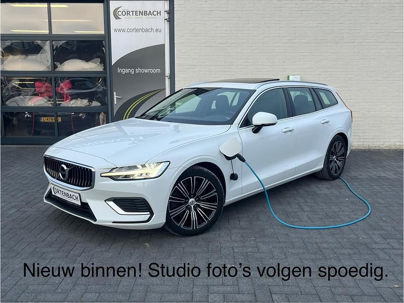 Wit Gebruikt 2020 Volvo V60 Inscription Stationwagen | € 28.990 (Eerlijke prijs) - Afbeelding 1/4