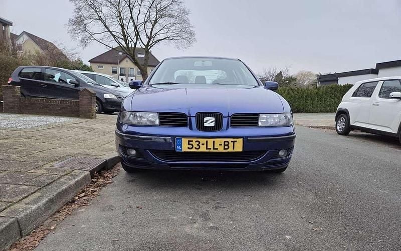 Blauw Occasion 2003 Seat Toledo Sport Sedan | € 2.500 - Afbeelding 1/4