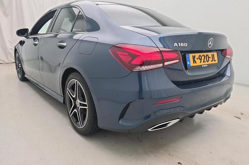 Occasion Mercedes A180 Business 136 PK (100 kW) 2021 Blauw Sedan