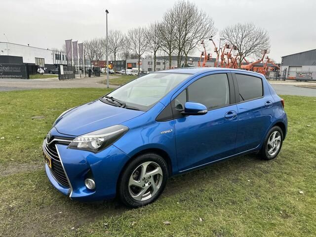 Occasion Toyota Yaris 75 PK (55 kW) 2015 Blauw Hatchback