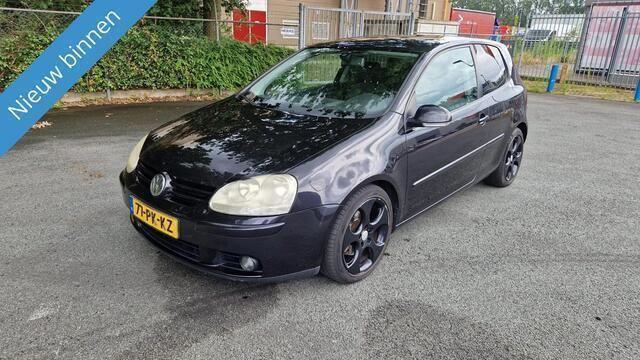 Zwart, metallic lak Gebruikt 2004 VW Golf IV Sportline Hatchback | € 1.899 (Eerlijke prijs) - Afbeelding 1/4