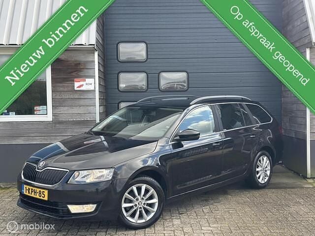 Zwart Gebruikt 2013 Skoda Octavia Business Line Stationwagen | € 4.995 (Eerlijke prijs) - Afbeelding 1/4