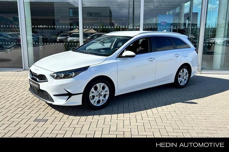 Wit Gebruikt 2024 Kia Ceed Sportswagon Stationwagen | € 25.740 (Eerlijke prijs) - Afbeelding 1/3