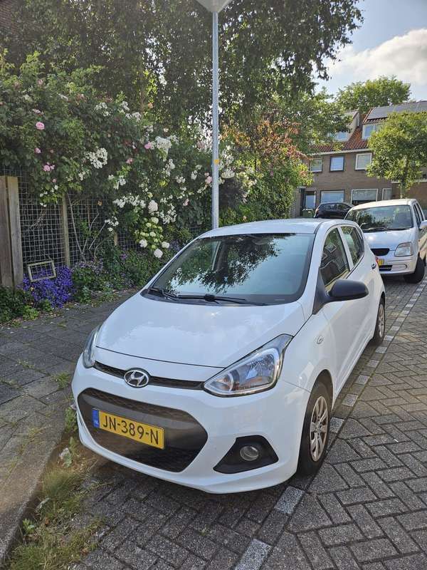 Wit Gebruikt 2016 Hyundai i10 Hatchback | € 5.500 (Goede deal) - Afbeelding 1/4