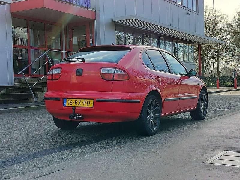 Occasion Seat Leon Stella 105 PK (77 kW) 2005 Rood Hatchback