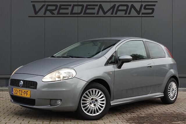 Grijs Gebruikt 2007 Fiat Grande Punto Sport Hatchback | € 1.450 (Eerlijke prijs) - Afbeelding 1/4