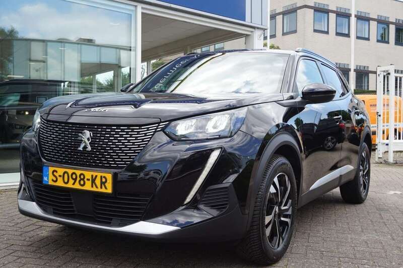 Zwart, metallic lak Gebruikt 2023 Peugeot 2008 Allure SUV | € 22.425 (Goede deal) - Afbeelding 1/4