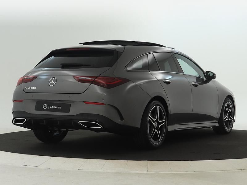 Occasion Mercedes CLA180 Shooting Brake AMG line 136 PK (100 kW) 2025 Grijs Stationwagen