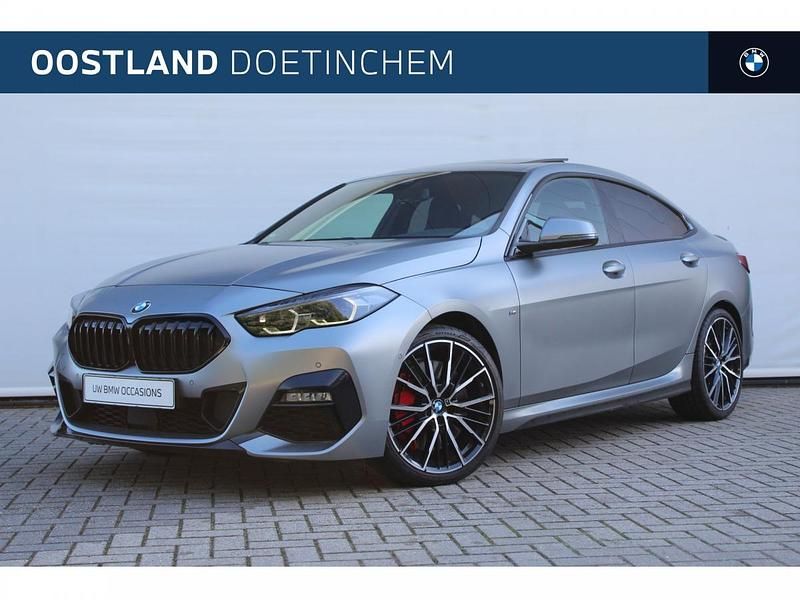 Grijs Gebruikt 2022 BMW 218 Executive Coupé | € 28.950 (Iets duurder) - Afbeelding 1/4