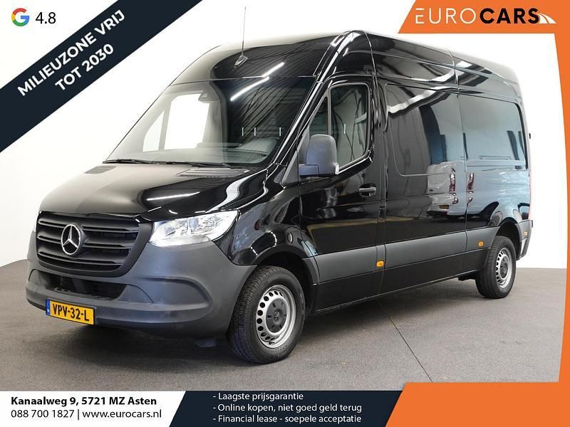 Zwart Gebruikt 2022 Mercedes Sprinter Van | € 31.490 (Goede deal) - Afbeelding 1/4