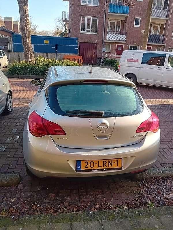 Occasion Opel Astra Selection 101 PK (74 kW) 2010 Grijs MPV