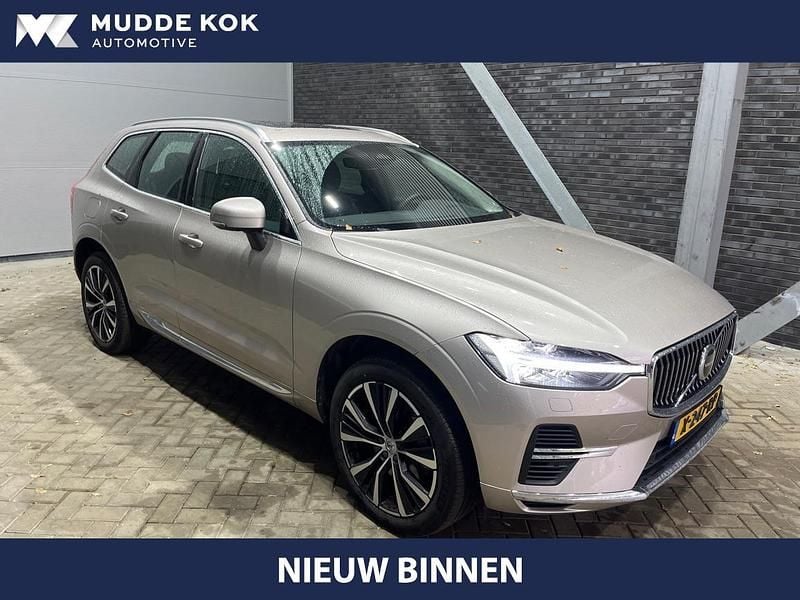 Grijs Gebruikt 2022 Volvo XC60 Plus SUV | € 44.400 (Super prijs) - Afbeelding 1/4