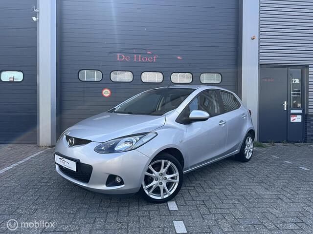 Zilver Gebruikt 2009 Mazda 2 Hatchback | € 5.750 (Eerlijke prijs) - Afbeelding 1/4