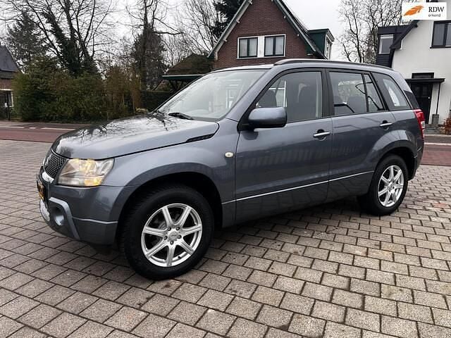 Grijs (metallic) Occasion 2008 Suzuki Grand Vitara SUV | € 7.999 (Eerlijke prijs) - Afbeelding 1/4