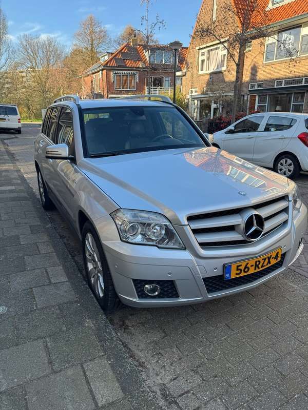 Grijs Gebruikt 2011 Mercedes GLK200 SUV | € 9.250 - Afbeelding 1/4