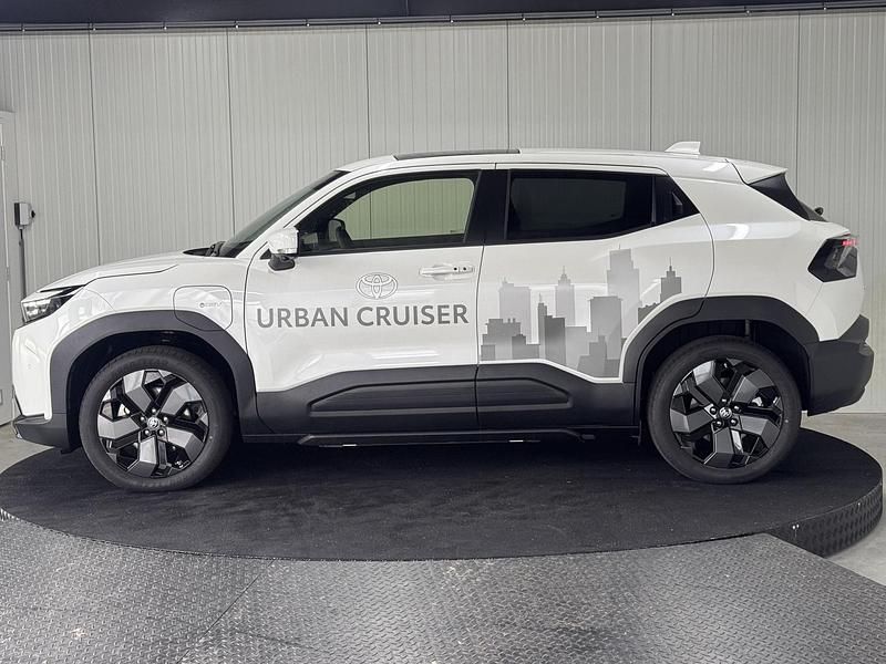 Nieuw Toyota Urban Cruiser Executive 11 kW (15 PK) 2026 Wit SUV