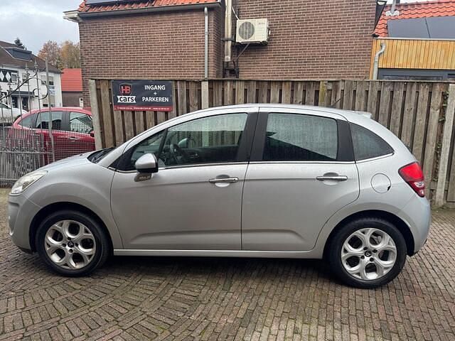 Grijs (metallic) Gebruikt 2012 Citroën C3 SELECTION Hatchback | € 3.950 (Eerlijke prijs) - Afbeelding 1/4