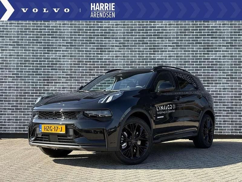 Zwart Gebruikt 2025 Lynk & Co 01 SUV | € 43.899 - Afbeelding 1/4