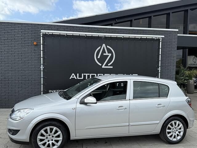 Grijs Gebruikt 2007 Opel Astra Hatchback | € 1.499 (Eerlijke prijs) - Afbeelding 1/4