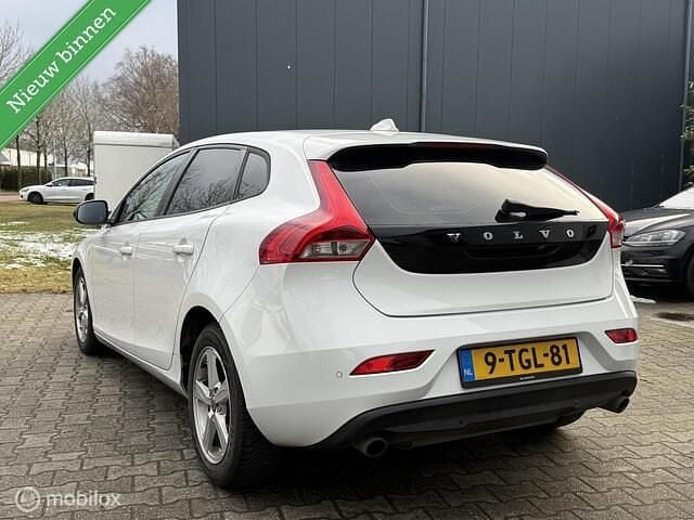 Occasion Volvo V40 Momentum 150 PK (110 kW) 2013 Wit Hatchback