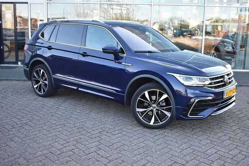 Occasion VW Tiguan Allspace R-line 150 PK (110 kW) 2022 Blauw SUV