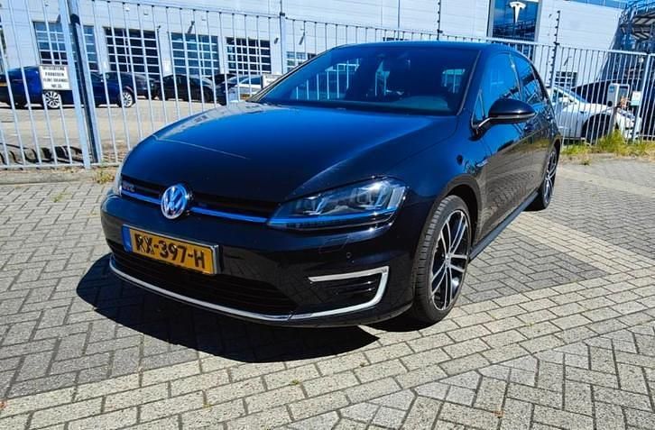 Occasion 2015 VW e-Golf GTE Hatchback | € 9.500 (Super prijs) - Afbeelding 1/4