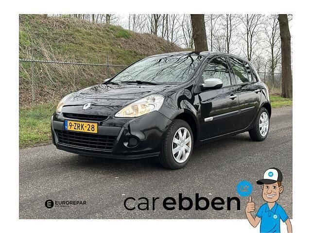 Zwart (metallic) Occasion 2014 Renault Clio R.S. Collection Hatchback | € 4.950 (Iets duurder) - Afbeelding 1/4