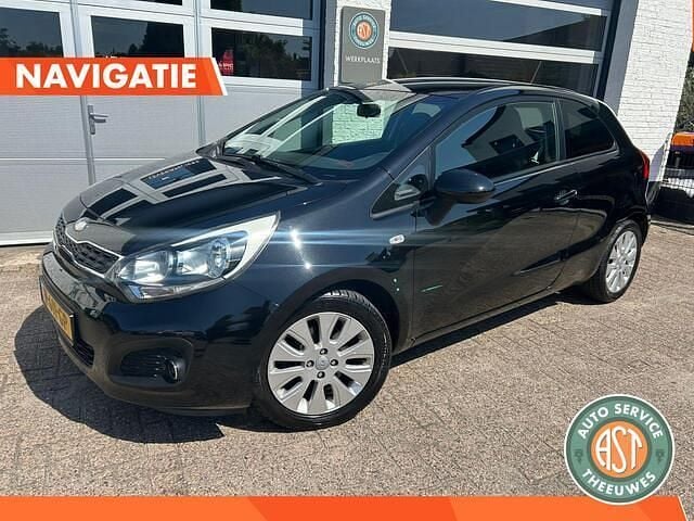 Zwart Gebruikt 2013 Kia Rio Hatchback | € 7.195 (Eerlijke prijs) - Afbeelding 1/4